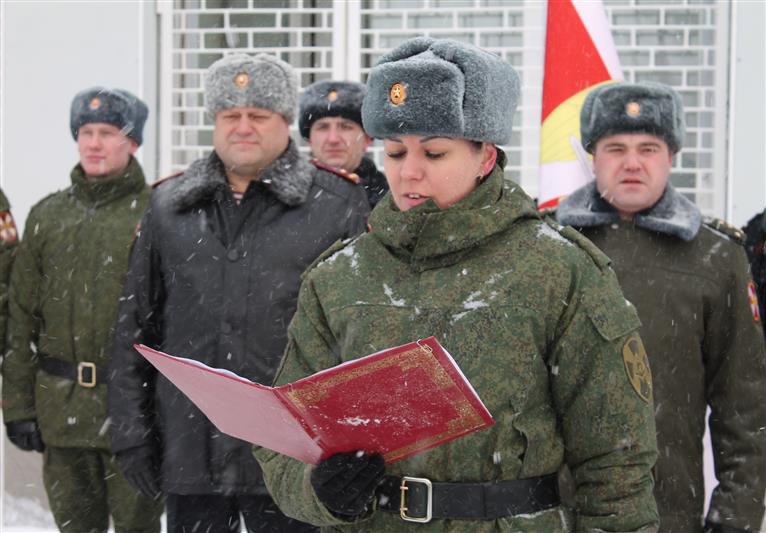Накануне праздника весны женщины-военнослужащие югорского управления Росгвардии приняли Военную присягу