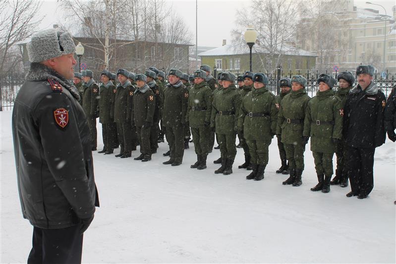 Накануне праздника весны женщины-военнослужащие югорского управления Росгвардии приняли Военную присягу