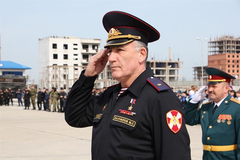 Элементы повседневной служебной боевой деятельности подразделений специального назначения продемонстрировали сотрудники Росгвардии в Дагестане 