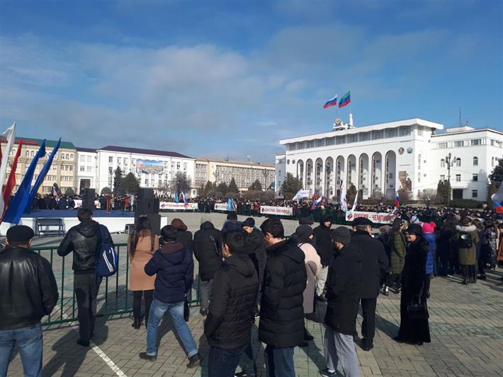В Дагестане военнослужащие и сотрудники Росгвардии обеспечили охрану общественного порядка во время проведения концерта в поддержку Российских олимпийцев