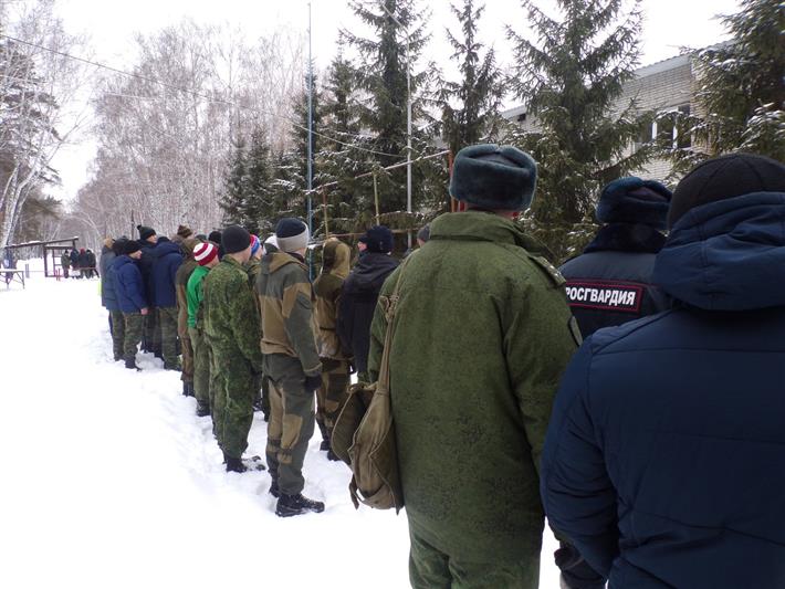Кадеты в Курганской области преодолели полосу препятствий, подготовленную сотрудниками Росгвардии