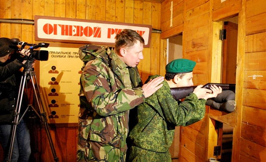 В Крыму сотрудники Росгвардии провели патриотическое мероприятие для юнармейцев