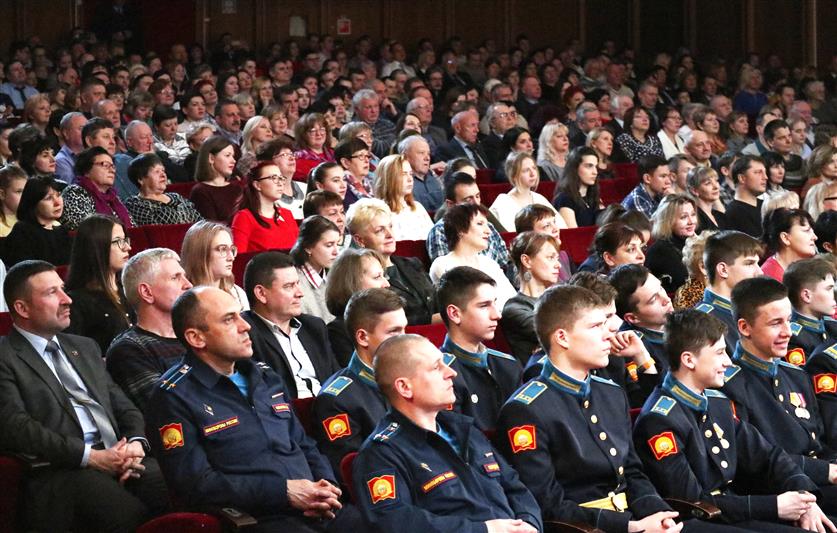 Академический ансамбль песни и пляски Федеральной службы войск национальной гвардии Российской Федерации покорил широтой репертуарного диапазона краснодарских зрителей