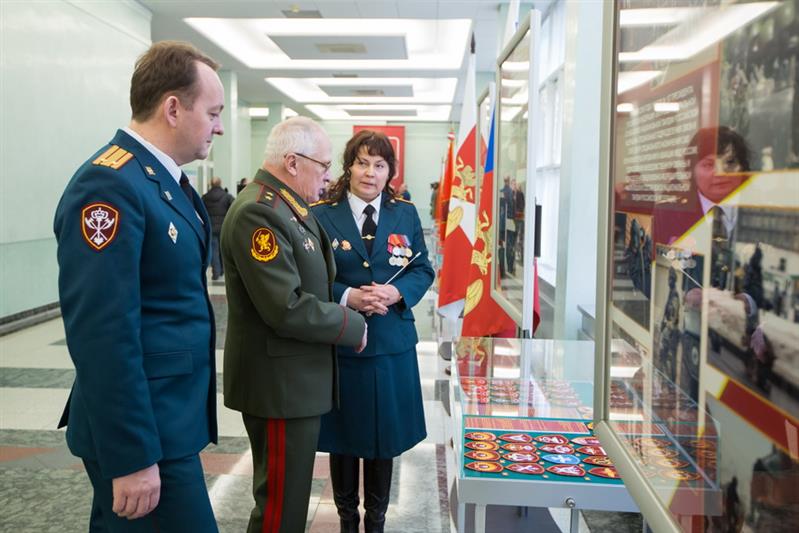 Генерал армии Виктор Золотов и Вячеслав Володин открыли в Государственной думе экспозицию, посвящённую Дню войск национальной гвардии России (фото, видео)