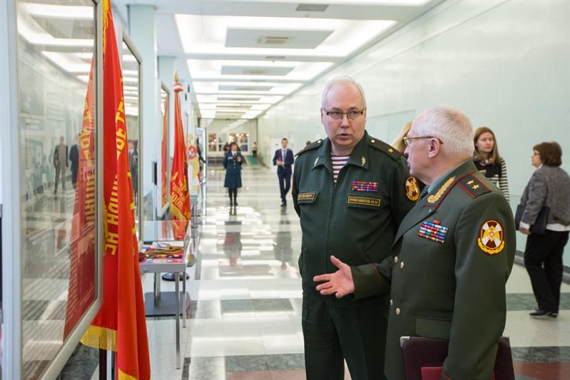 Генерал армии Виктор Золотов и Вячеслав Володин открыли в Государственной думе экспозицию, посвящённую Дню войск национальной гвардии России (фото, видео)