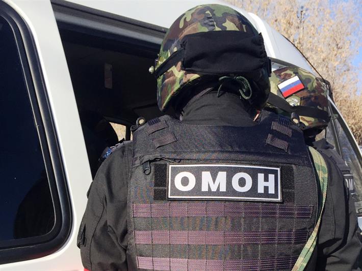 Сотрудники Росгвардии и УМВД в Санкт-Петербурге приняли участие в совместном рейде по контролю за соблюдением миграционного законодательства РФ 