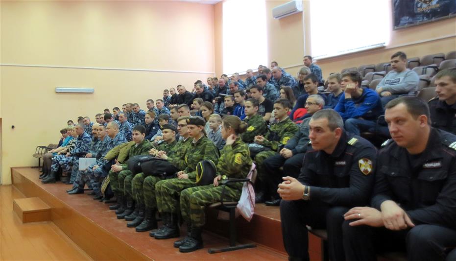 Бойцы спецподразделения Управления Росгвардии по Воронежской области провели военно-патриотическое мероприятие для подростков