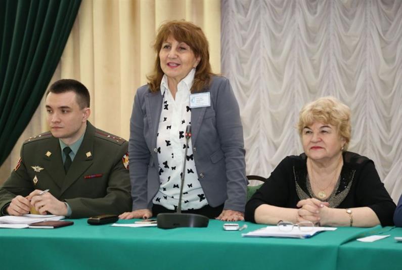 В Ростове-на-Дону офицер Южного округа Росгвардии ответил на вопросы участников «Ярмарки вакансий» 