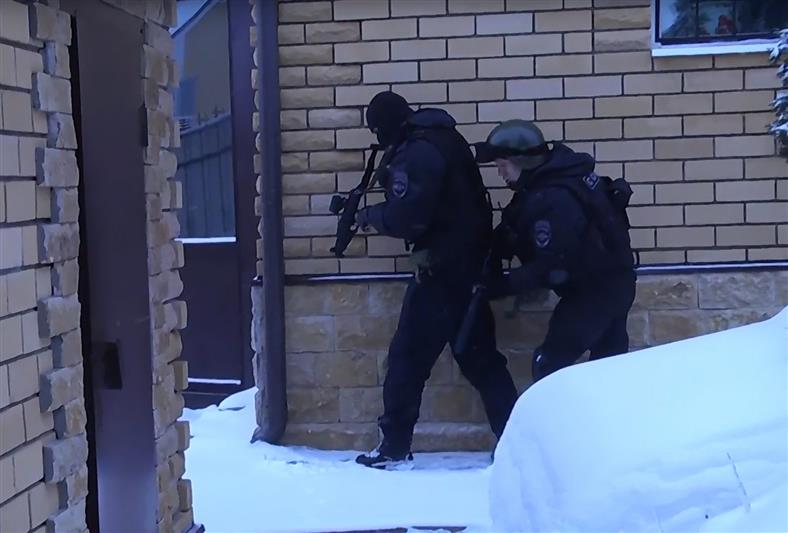 При силовой поддержке сотрудников казанского СОБР задержаны семеро подозреваемых в убийстве 