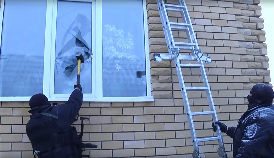 При силовой поддержке сотрудников казанского СОБР задержаны семеро подозреваемых в убийстве 