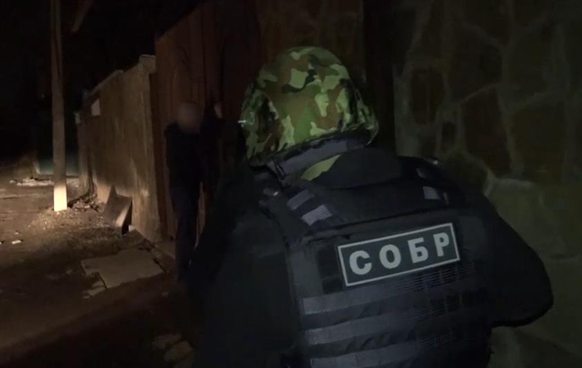 При силовой поддержке североосетинского СОБР и ОМОН задержаны подозреваемые в нападении на полицейский пост (видео)