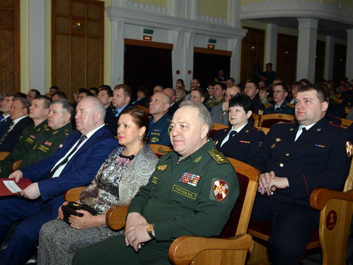 Командующий Сибирским округом Росгвардии поздравил сотрудников СОБР Отдела Росгвардии по Республике Алтай с 25-летием отряда