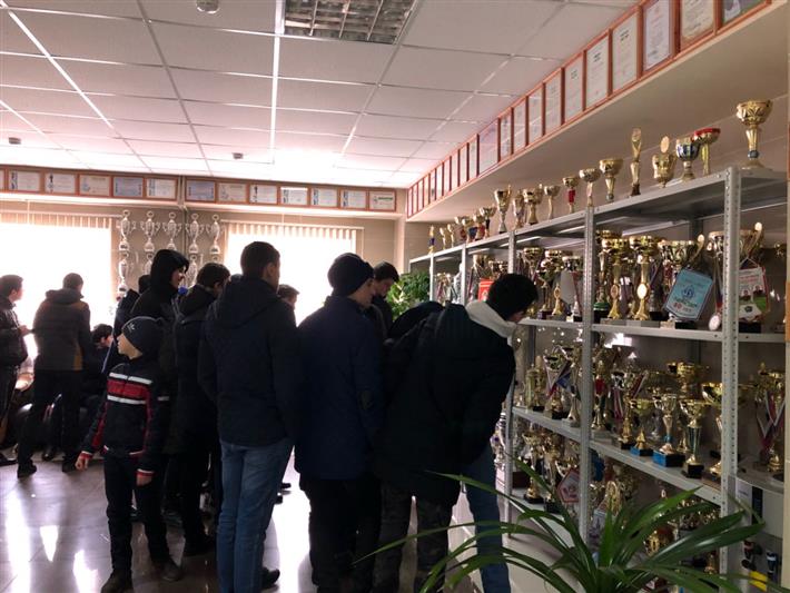 В Кабардино-Балкарии сотрудники СОБР провели Урок мужества для школьников