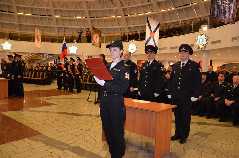 В Тульском государственном музее оружия сотрудники вневедомственной охраны Росгвардии приняли присягу 