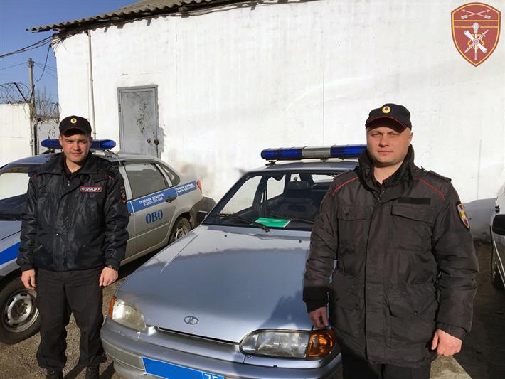 В Чите сотрудники вневедомственной охраны Росгвардии спасли из пожара семейную пару