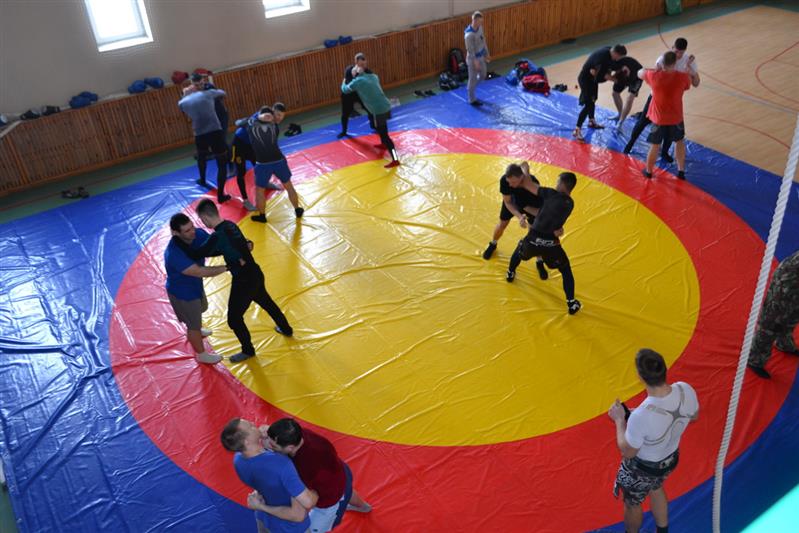 Чемпион мира по кудо провёл тренировку с бойцами владивостокского ОМОН