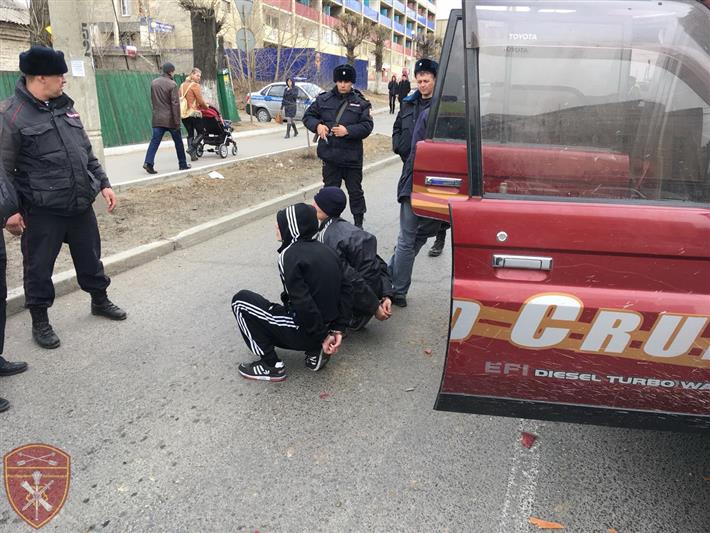 В Чите сотрудниками вневедомственной охраны Росгвардии задержаны трое злоумышленников, пытавшихся ограбить банк