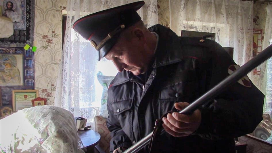 В Пензе сотрудники Росгвардии предлагают жителям подтопленных районов сдать оружие на хранение