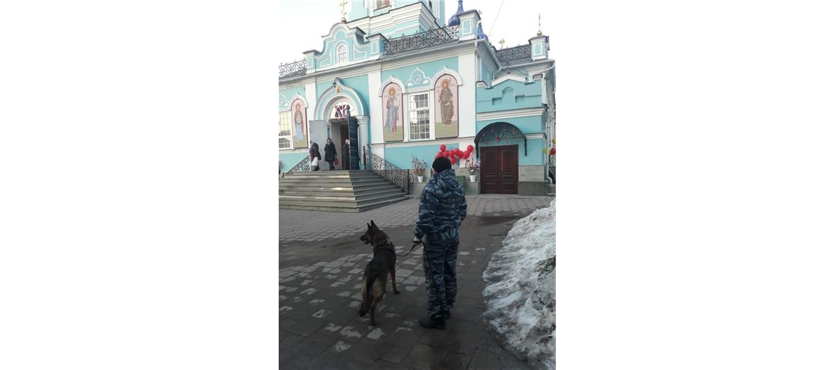 В Уральском округе военнослужащие и сотрудники Росгвардии приняли участие в Пасхальных мероприятиях и обеспечили безопасность их проведения