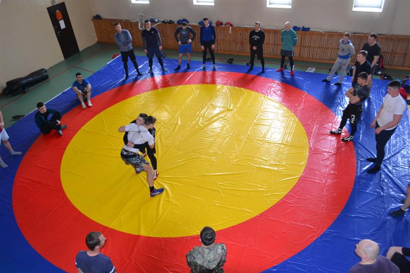 Чемпион мира по кудо провёл тренировку с бойцами владивостокского ОМОН