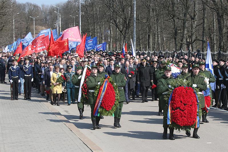 В Калининграде офицеры Росгвардии почтили память советских воинов, павших при штурме Кёнигсберга