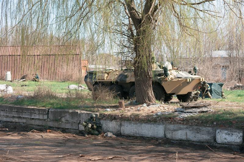 В Ставропольском крае состоялись соревнования по тактическому многоборью, приуроченные ко Дню Росгвардии и юбилею СОБР