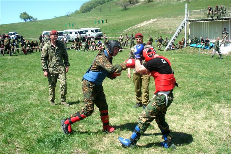 В Краснодарском крае самые подготовленные бойцы спецназа Южного округа Росгвардии получили заветные краповые береты
