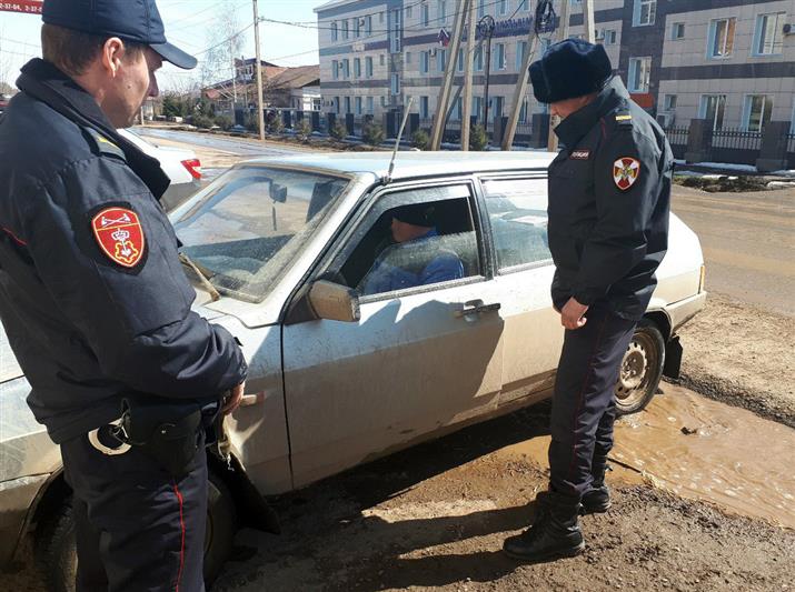 Нетрезвый водитель, ранее лишенный права управления транспортным средством, задержан росгвардейцами в Бугуруслане