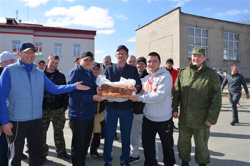 Военнослужащие Уральского округа провели легкоатлетический забег в память о Герое России прапорщике Олеге Терёшкине