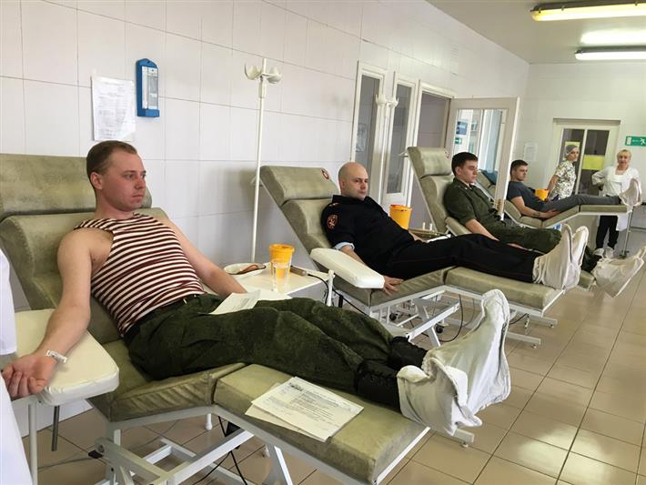 Росгвардейцы приняли участие в добровольной сдаче крови