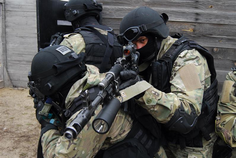 В Волгоградской области завершился совместный полевой выход бойцов ОМОН и офицеров СОБР «Вектор» 