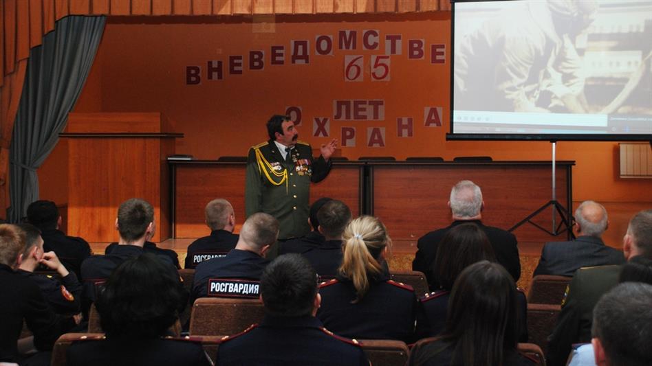 В Екатеринбурге ликвидаторы последствий аварии на Чернобыльской АЭС встретились с сотрудниками вневедомственной охраны Управления Росгвардии по Свердловской области