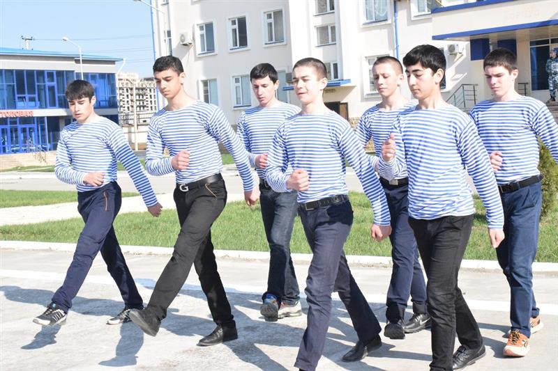 В Управлении Росгвардии по Республике Дагестан прошли тренировки с учащимися подшефной школы