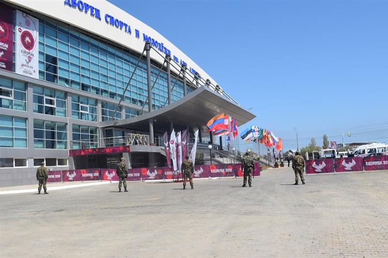 Росгвардия обеспечивает правопорядок на чемпионате Европы по спортивной борьбе в Дагестане