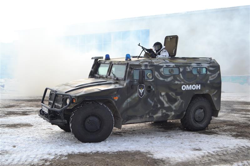 В расположении сургутского ОМОН состоялось открытие памятника военнослужащим и сотрудникам, погибшим при исполнении воинского и служебного долга