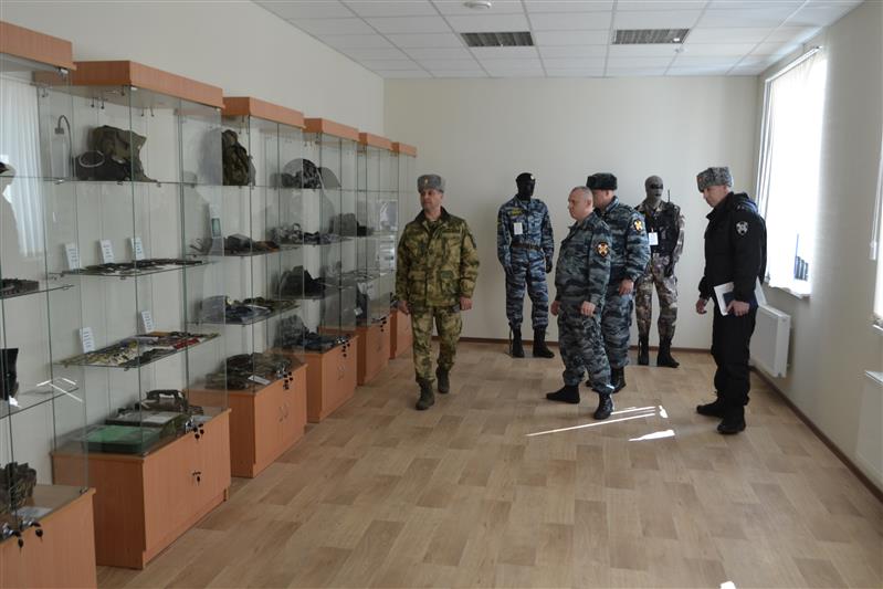 Командующий Уральским округом Росгвардии проинспектировал подразделения Росгвардии, расположенные в Нижневартовске и Сургуте