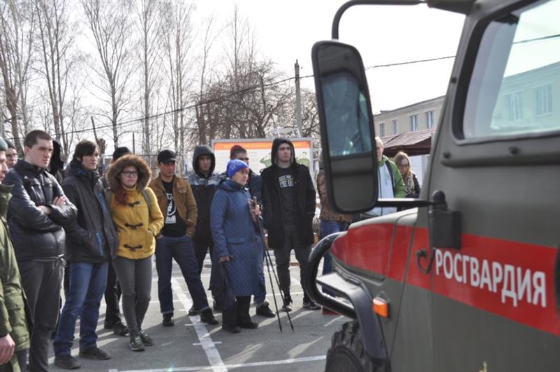 В Уральском округе Росгвардии прошел День призывника