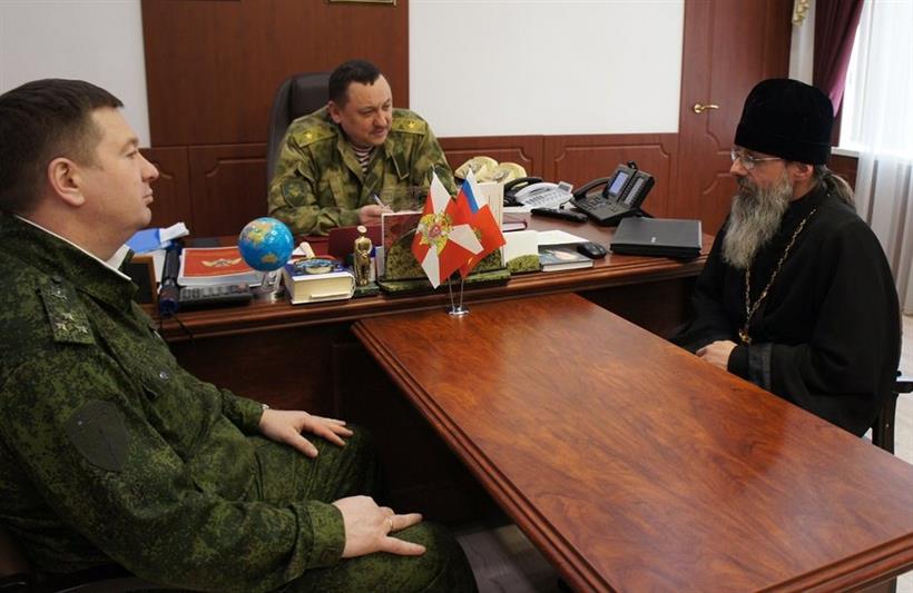 Состоялась рабочая встреча командования кировского соединения Росгвардии с представителем Вятской епархии Русской православной церкви