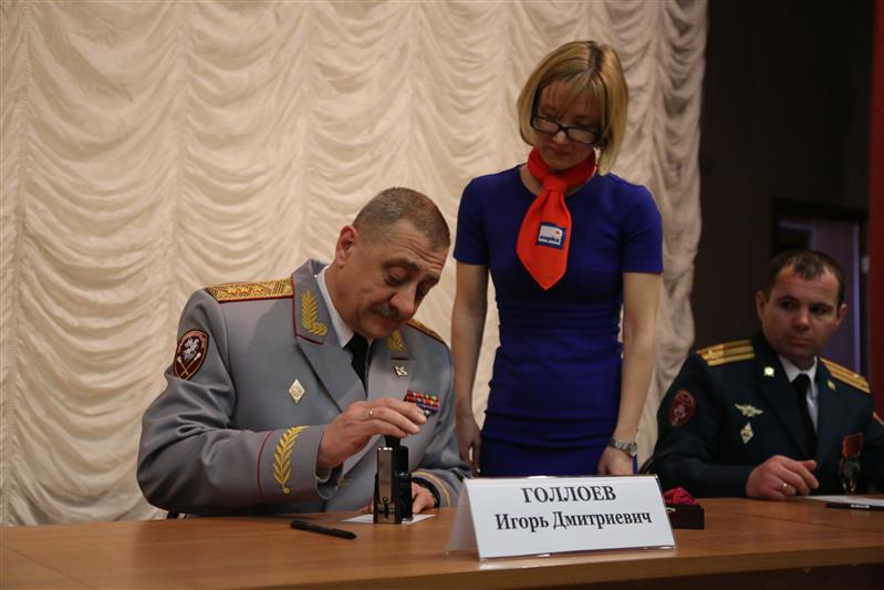 Командующий Центральным округом Росгвардии принял участие в церемонии гашения почтовой карточки, посвящённой 100-летию полка охраны и обеспечения 