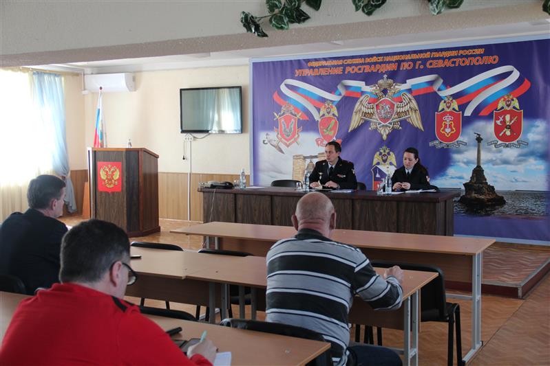 Севастопольские росгвардейцы и владельцы местных отелей обсудили вопросы обеспечения безопасности отдыхающих