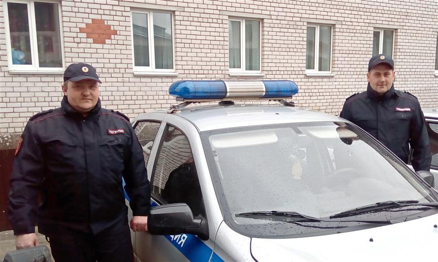 В Вологодской области сотрудники вневедомственной охраны предотвратили взрыв газового баллона в горящем доме