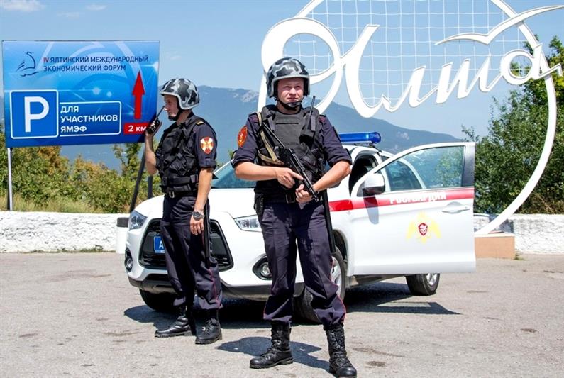 Росгвардейцы приступили к обеспечению охраны общественного порядка и общественной безопасности при проведении Ялтинского международного экономического форума 