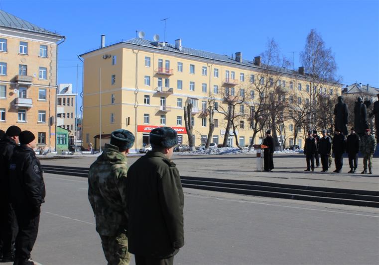 В Архангельской области за вклад в обеспечение правопорядка региона поощрили лучших военнослужащих и сотрудников Росгвардии