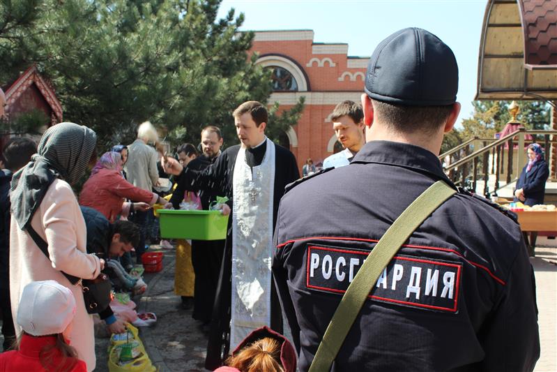 Росгвардейцы Южного округа приняли участие в обеспечении правопорядка во время празднования Пасхи