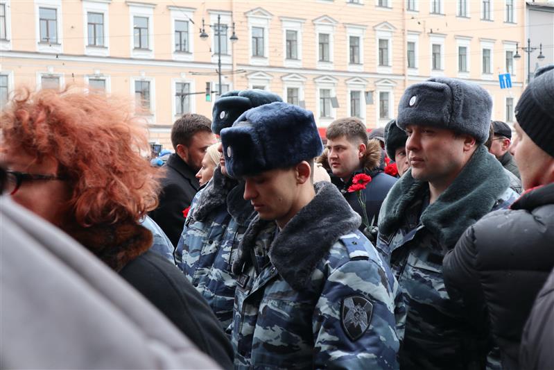 Росгвардейцы Северо-Запада почтили память жертв теракта, произошедшего в северной столице в прошлом году