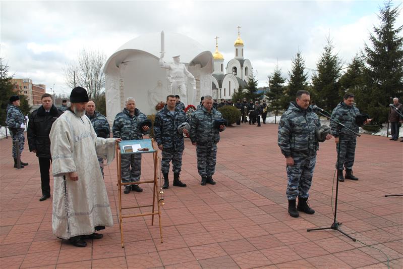 Сотрудники московского ОМОН почтили память погибших боевых товарищей