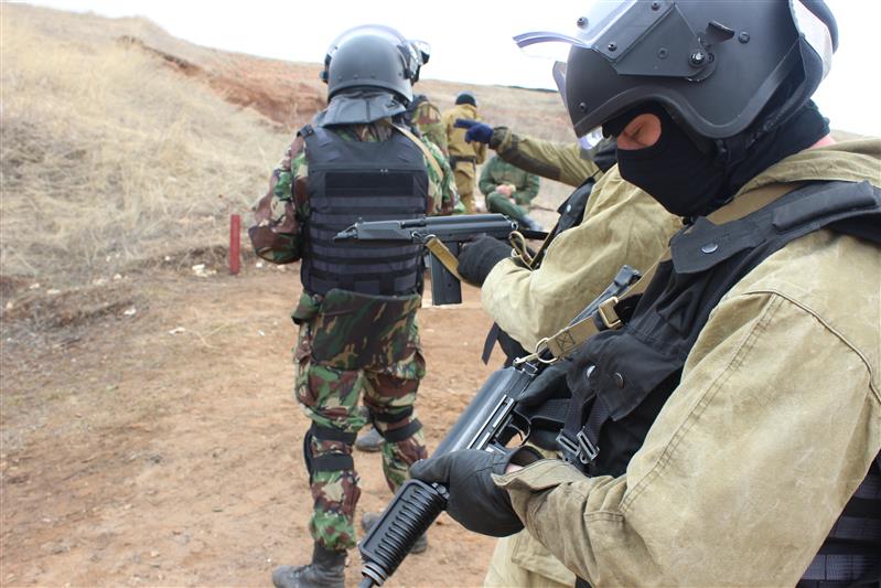 В Самарской области бойцы ОМОН на транспорте провели полевой выход (фото, видео)