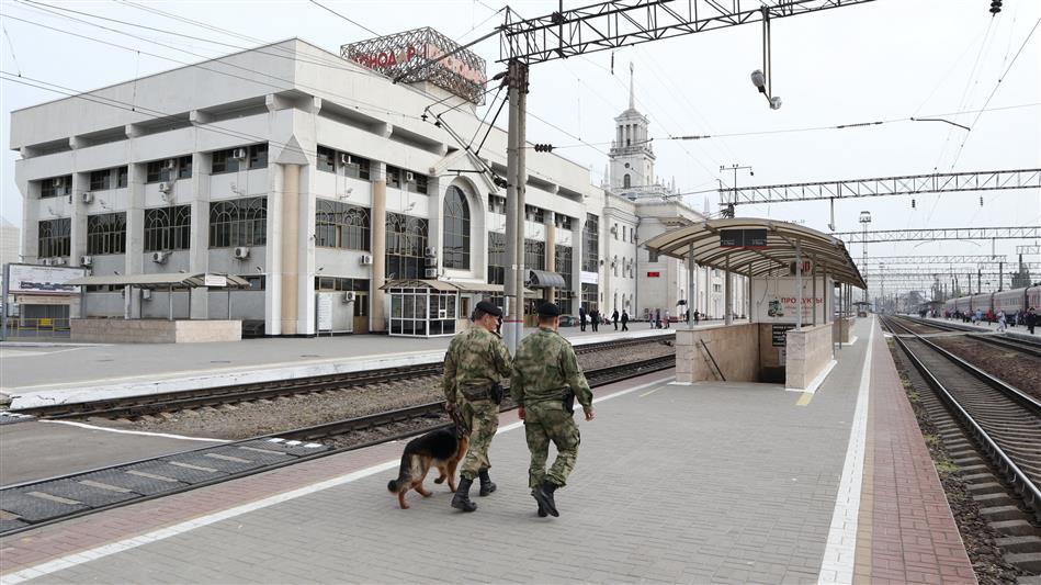 Сотрудники Главного управления Росгвардии по Краснодарскому краю обеспечили охрану общественного порядка при встрече ретро-поезда «Победа» на станции Краснодар-1 (фото, видео)