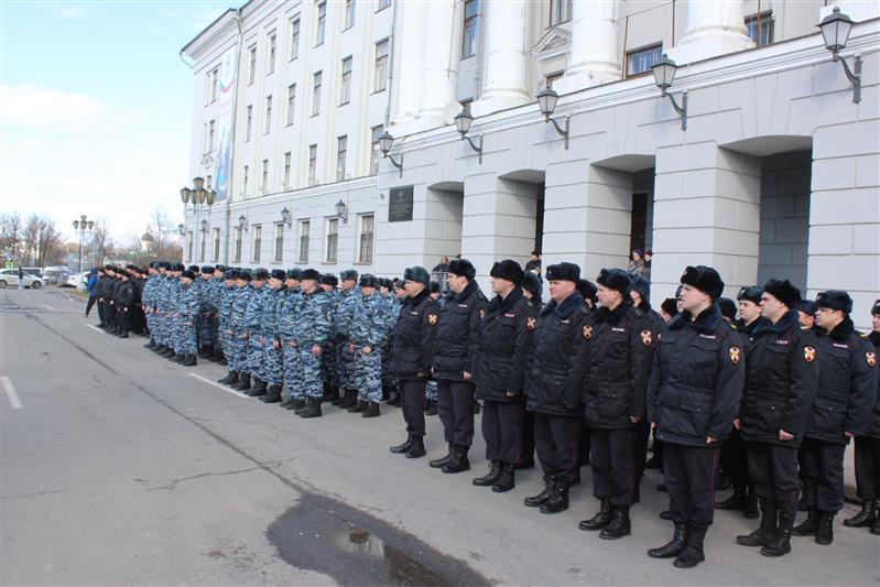 В Пскове состоялся гарнизонный развод нарядов Росгвардии, заступающих на службу по охране общественного порядка