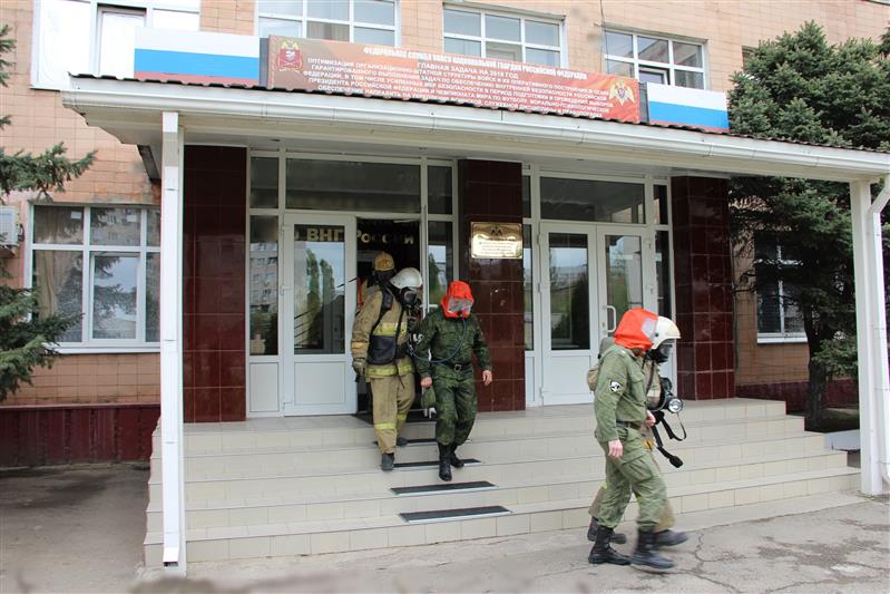 В Краснодаре сотрудники Росгвардии и МЧС провели совместные пожарно-тактические учения